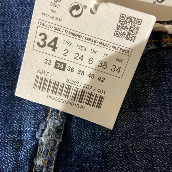 2 🔖 ZARA Trafaluc Denim Wear Floral Cigarette  Embroidered Raw Hem Jeans