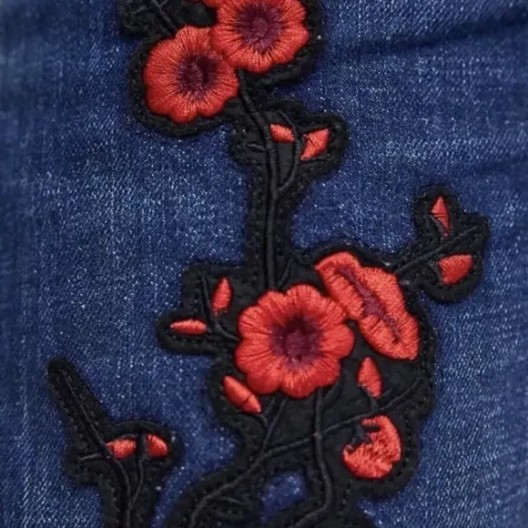 2 🔖 ZARA Trafaluc Denim Wear Floral Cigarette  Embroidered Raw Hem Jeans