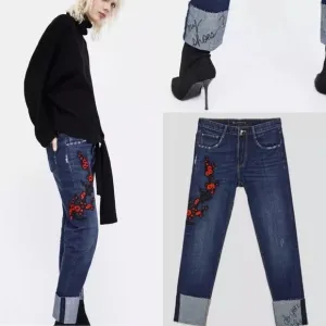 2 🔖 ZARA Trafaluc Denim Wear Floral Cigarette  Embroidered Raw Hem Jeans