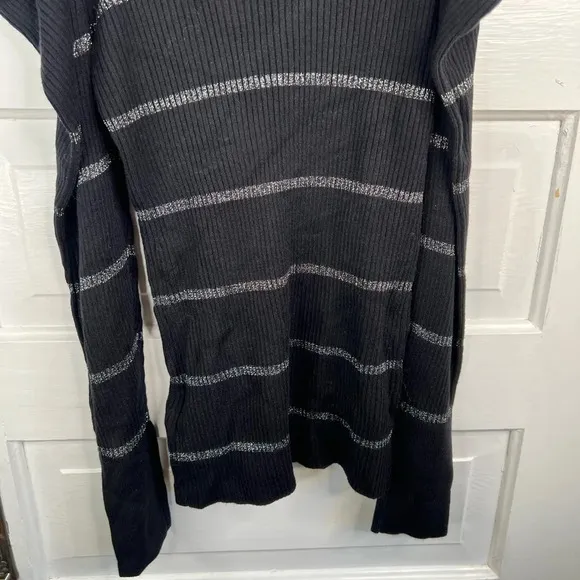 7 For All Mankind Women's S Black Silver Striped Knit Blouse Ruffle Sleeve
