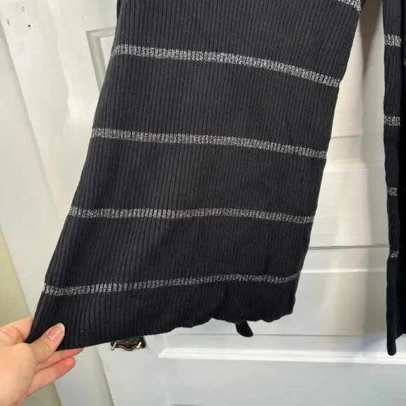 7 For All Mankind Women's S Black Silver Striped Knit Blouse Ruffle Sleeve