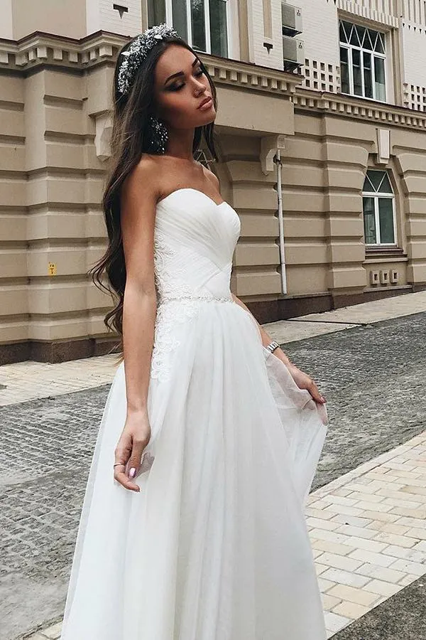 A-Line Sweetheart Sweep Train Tulle Wedding Dress with Appliques Beading OHD036