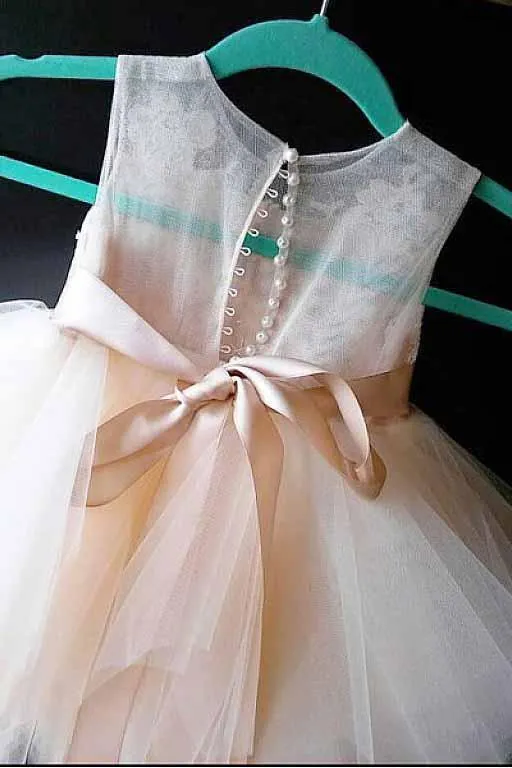 A-Line Tulle Beads Appliques Scoop Button Cap Sleeve Flower Girl Dresses OHR022