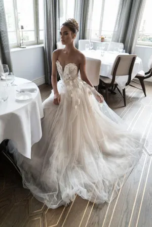 Beautiful A-line Scoop Floor Length Sleeveless Hand-Made Flower Beading Tulle Bridal Gown Wedding Dress OHD143