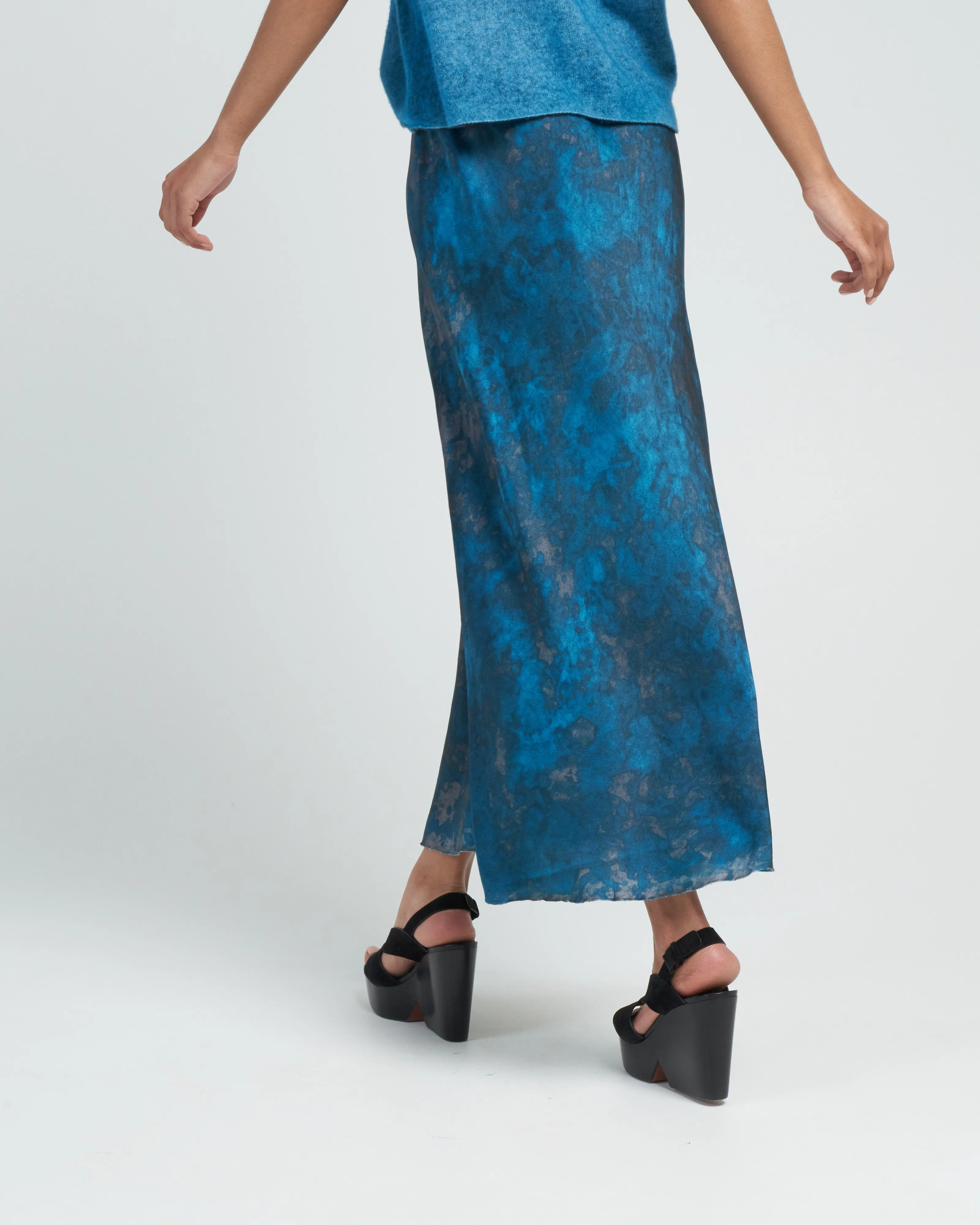 camouflage midi silk skirt - dark teal