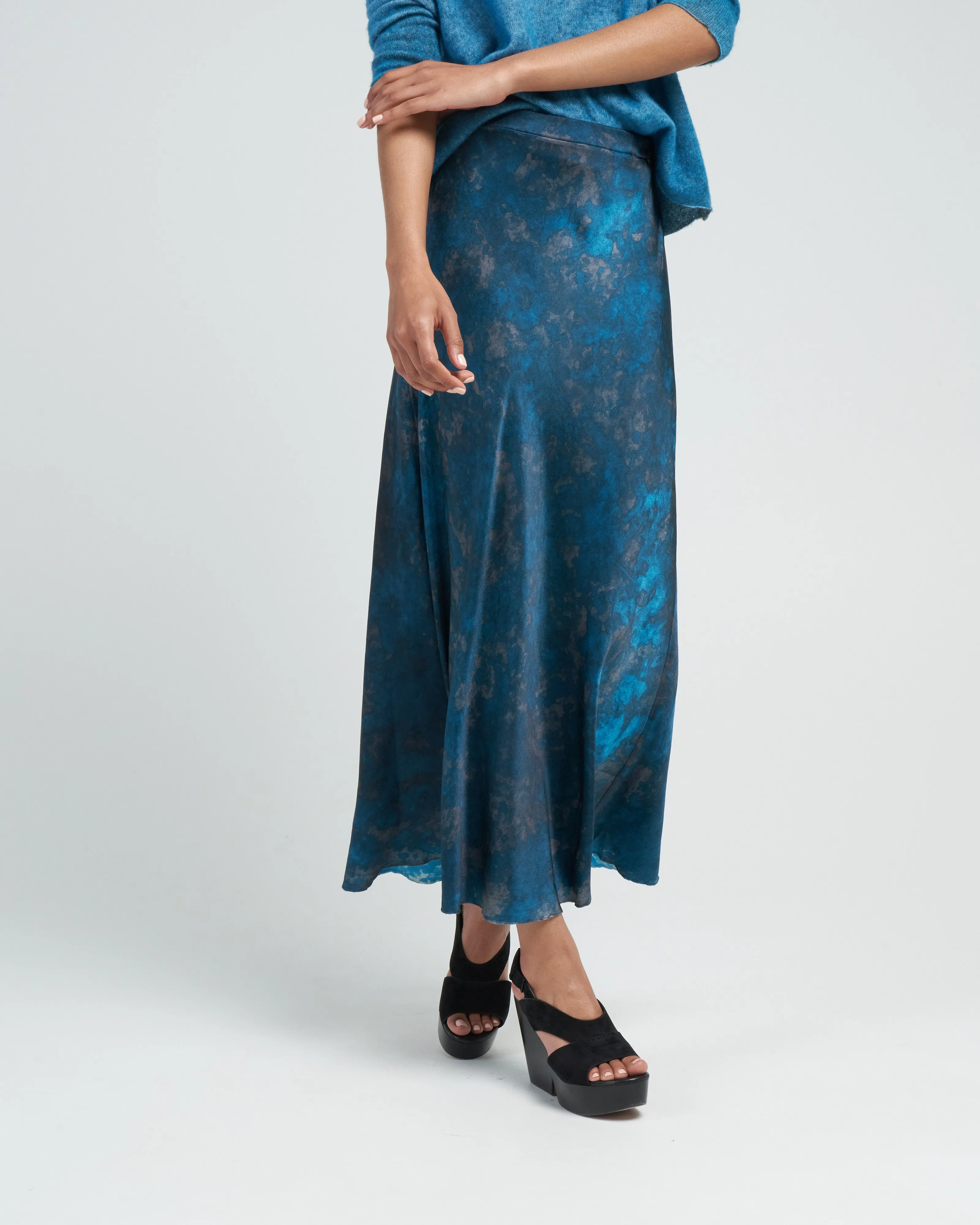 camouflage midi silk skirt - dark teal