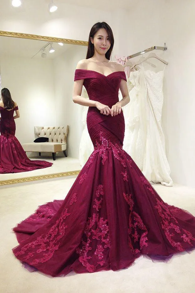 Chic Sparkly Trumpet/Mermaid Off-the-shoulder Sweep/Brush Train Sleeveless Applique Long Tulle Prom Dress OHC320
