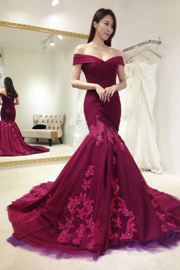 Chic Sparkly Trumpet/Mermaid Off-the-shoulder Sweep/Brush Train Sleeveless Applique Long Tulle Prom Dress OHC320