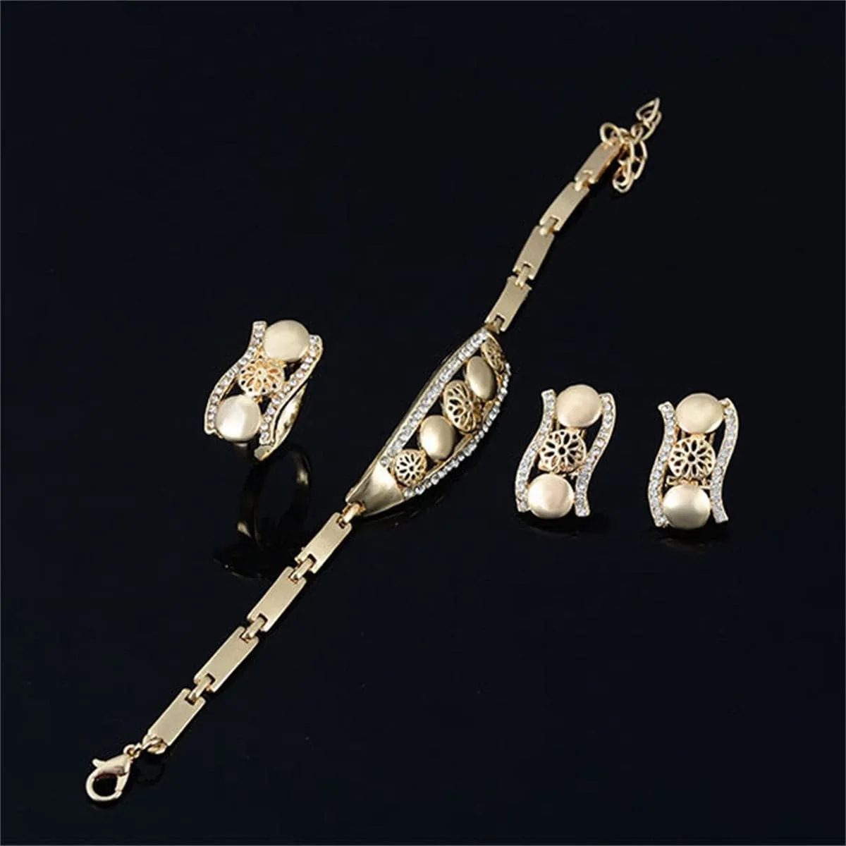 Cubic Zirconia & 18K Gold-Plated Round Flower Necklace Set