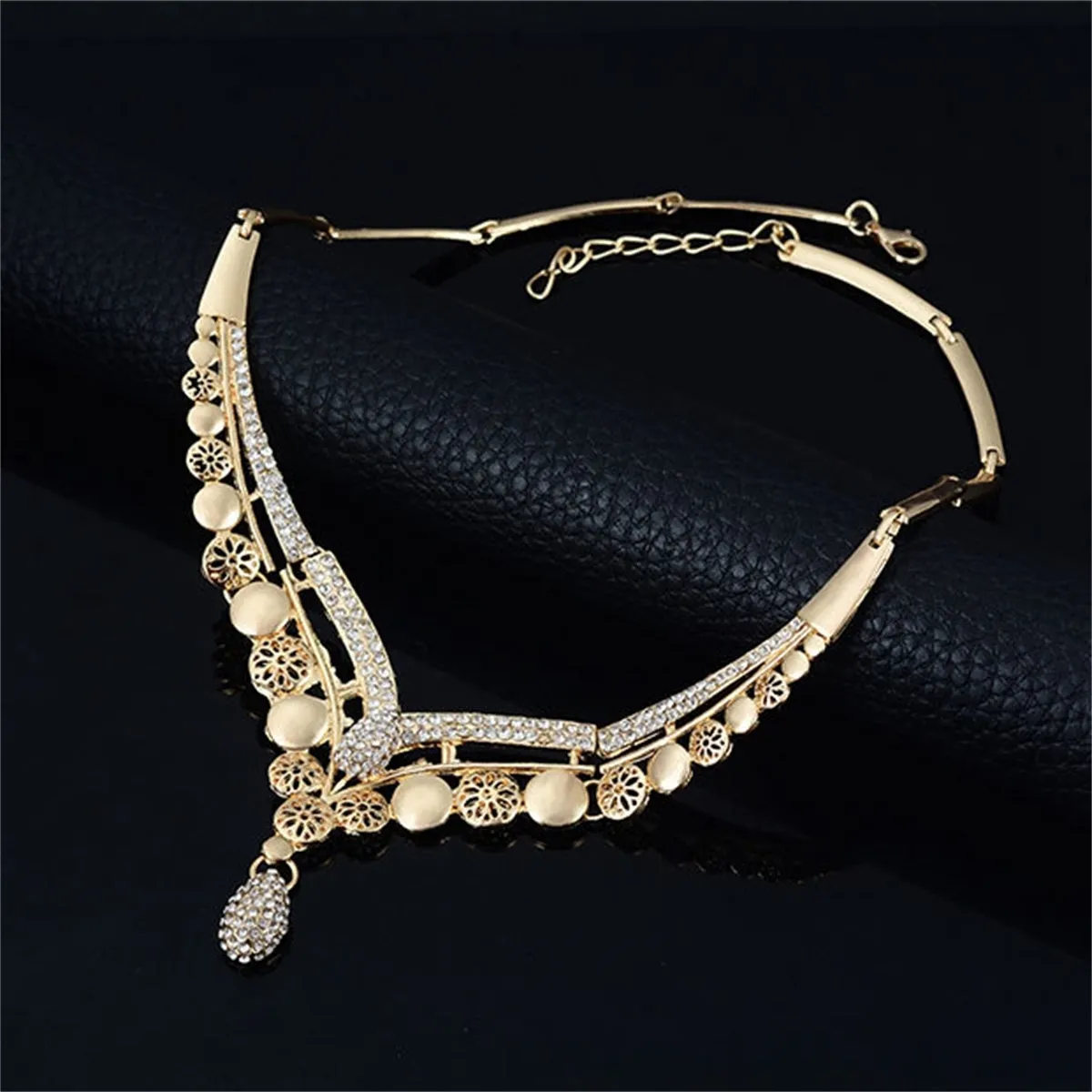 Cubic Zirconia & 18K Gold-Plated Round Flower Necklace Set