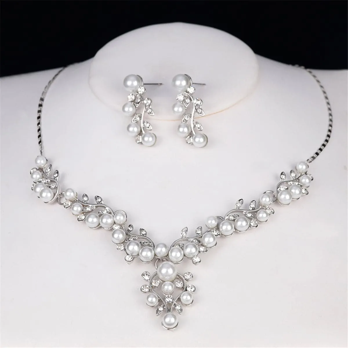 Cubic Zirconia & Pearl Cluster Rattan Drop Earrings & Statement Necklace