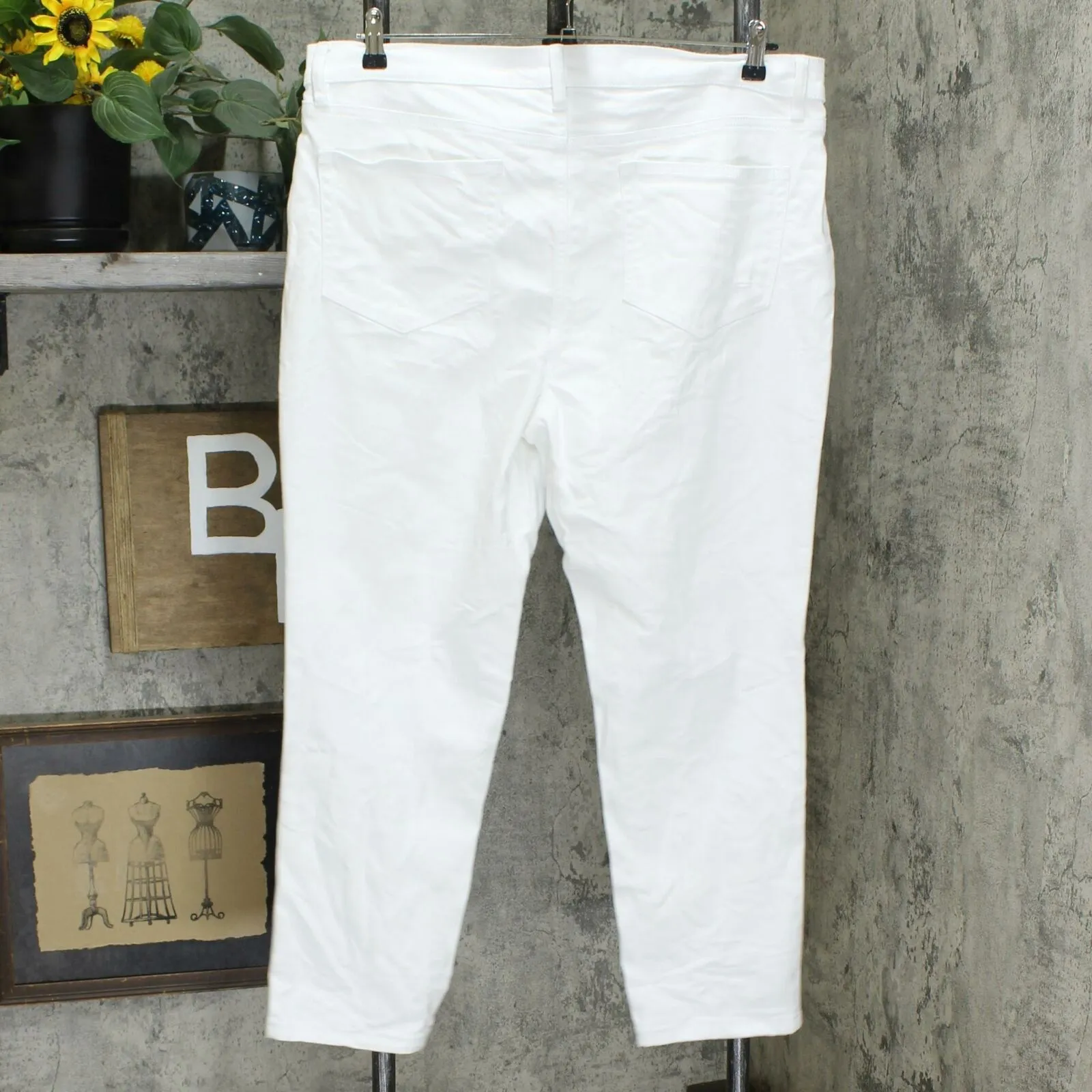 Denim & Co. Women's Studio Distressed Classic Denim Ankle Jeans White 16