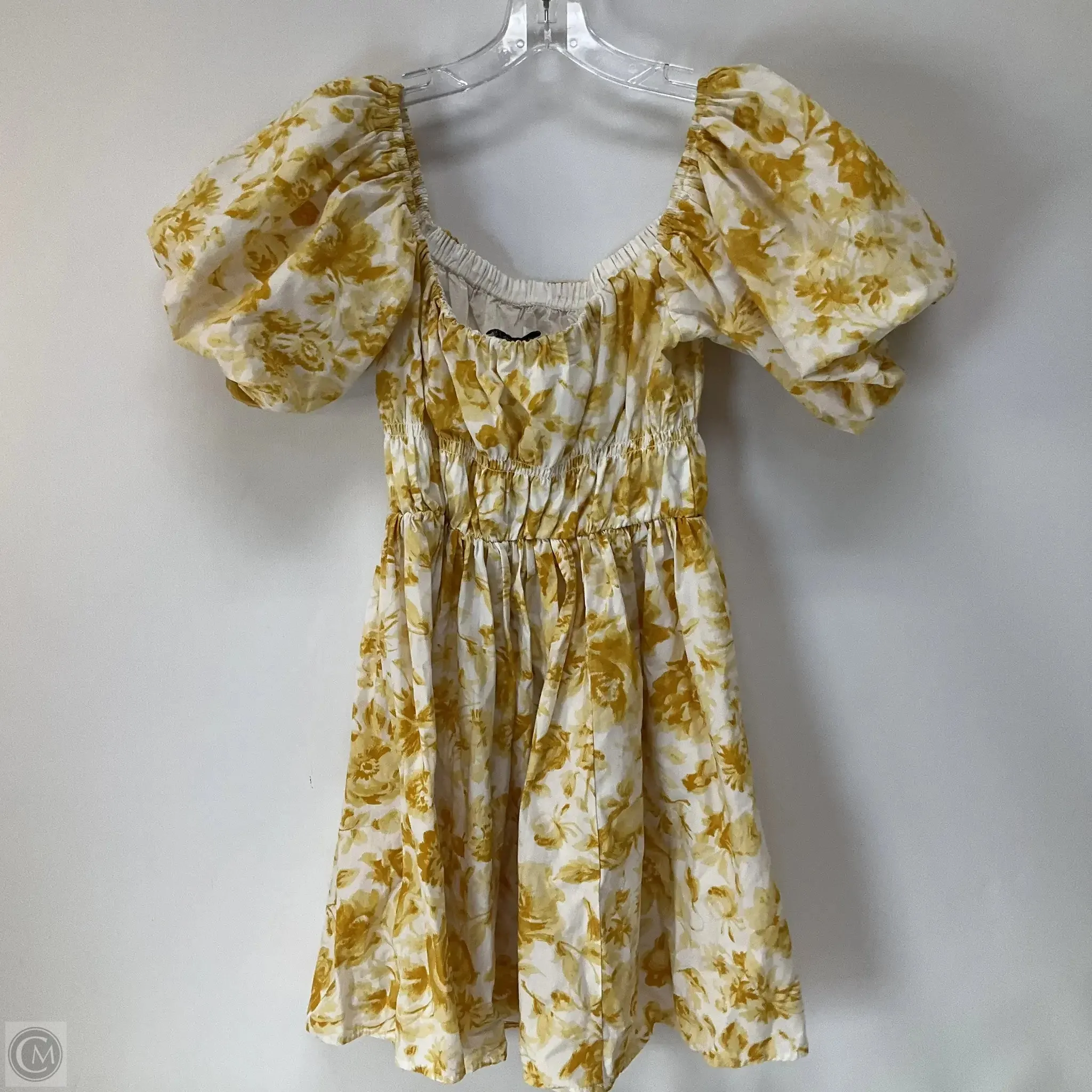 Dress Casual Short By Abercrombie And Fitch In Yellow, Size: M