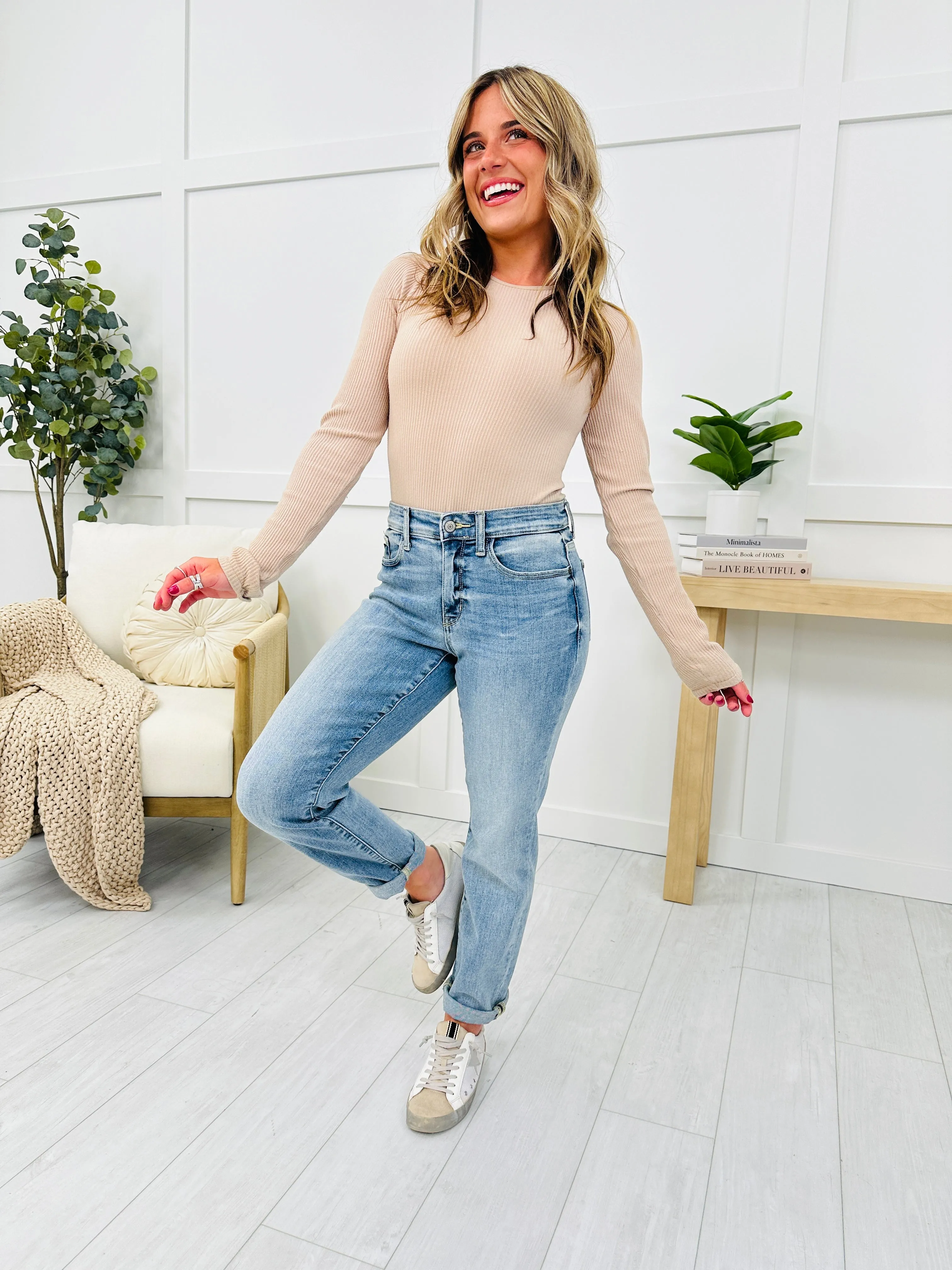 Gwendolin™ | Mid Rise Classic Style Plus Size Washed Denim
