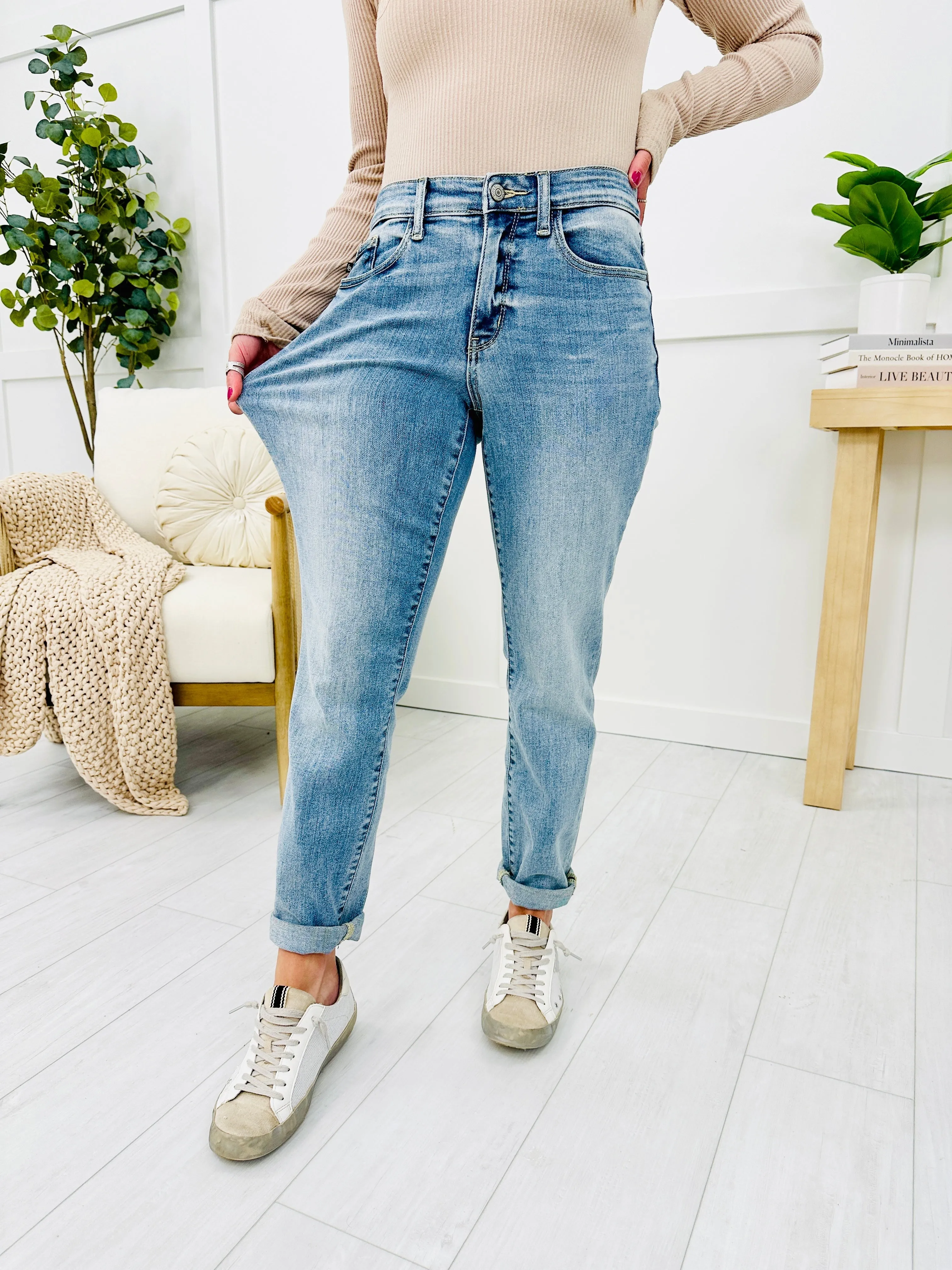 Gwendolin™ | Mid Rise Classic Style Plus Size Washed Denim
