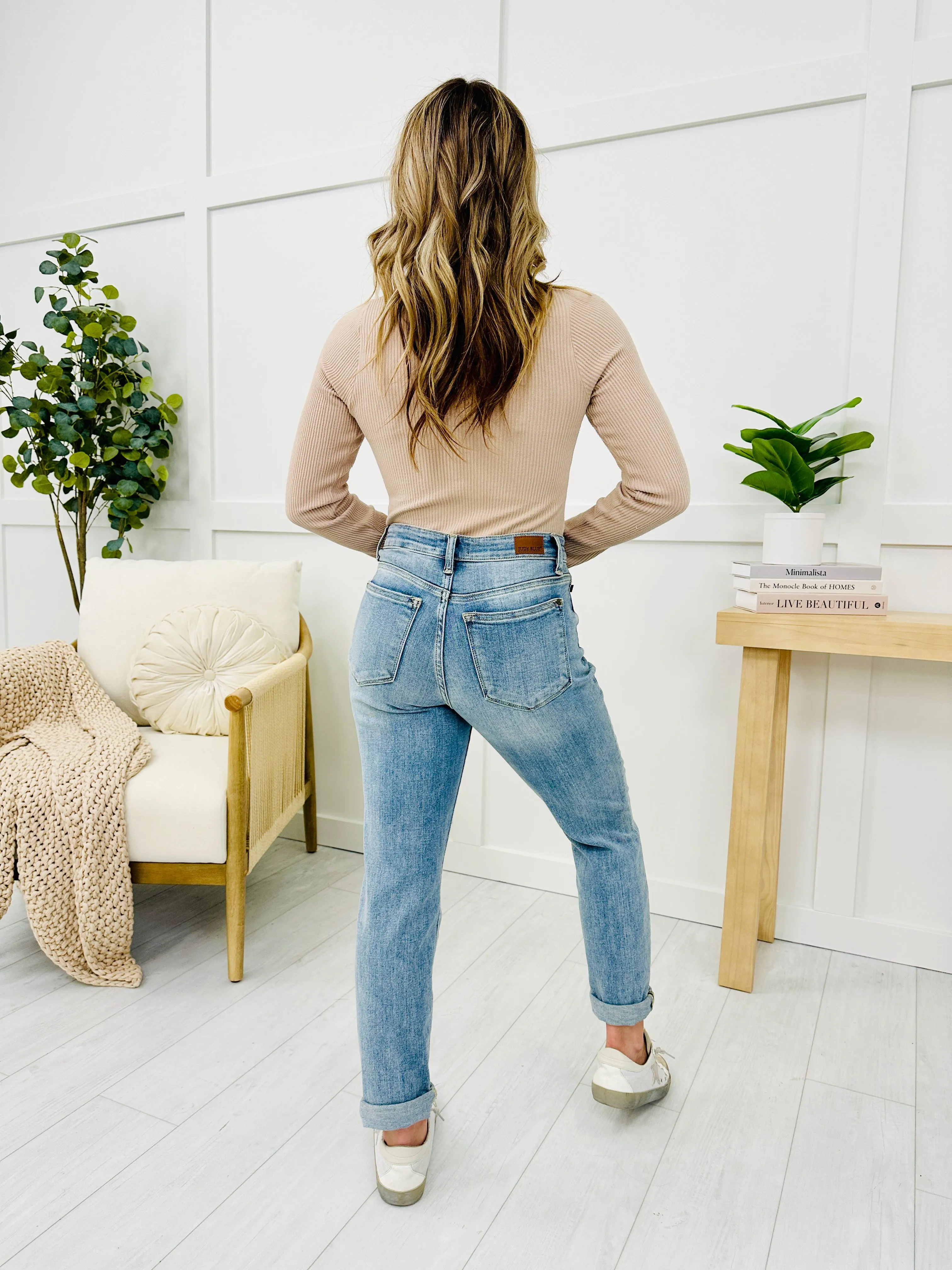 Gwendolin™ | Mid Rise Classic Style Plus Size Washed Denim