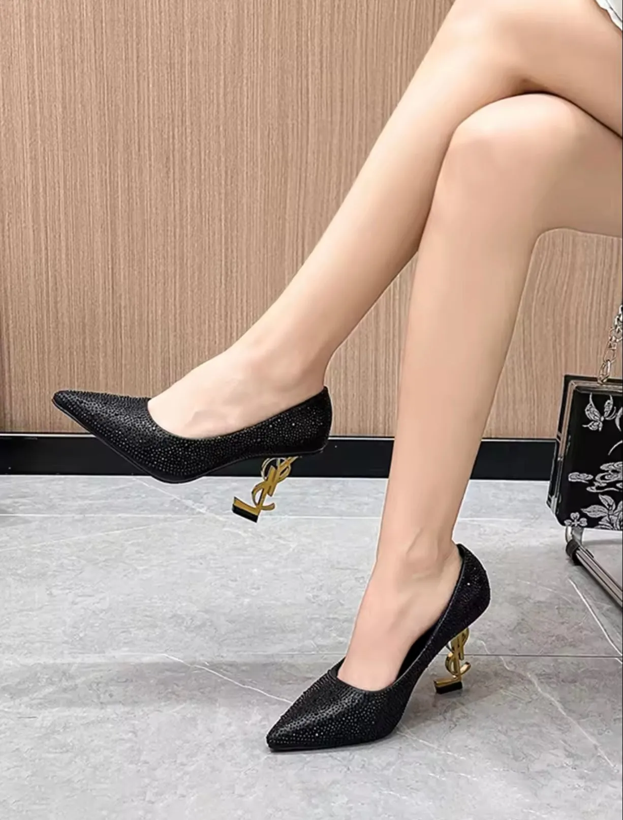 H pointed heels