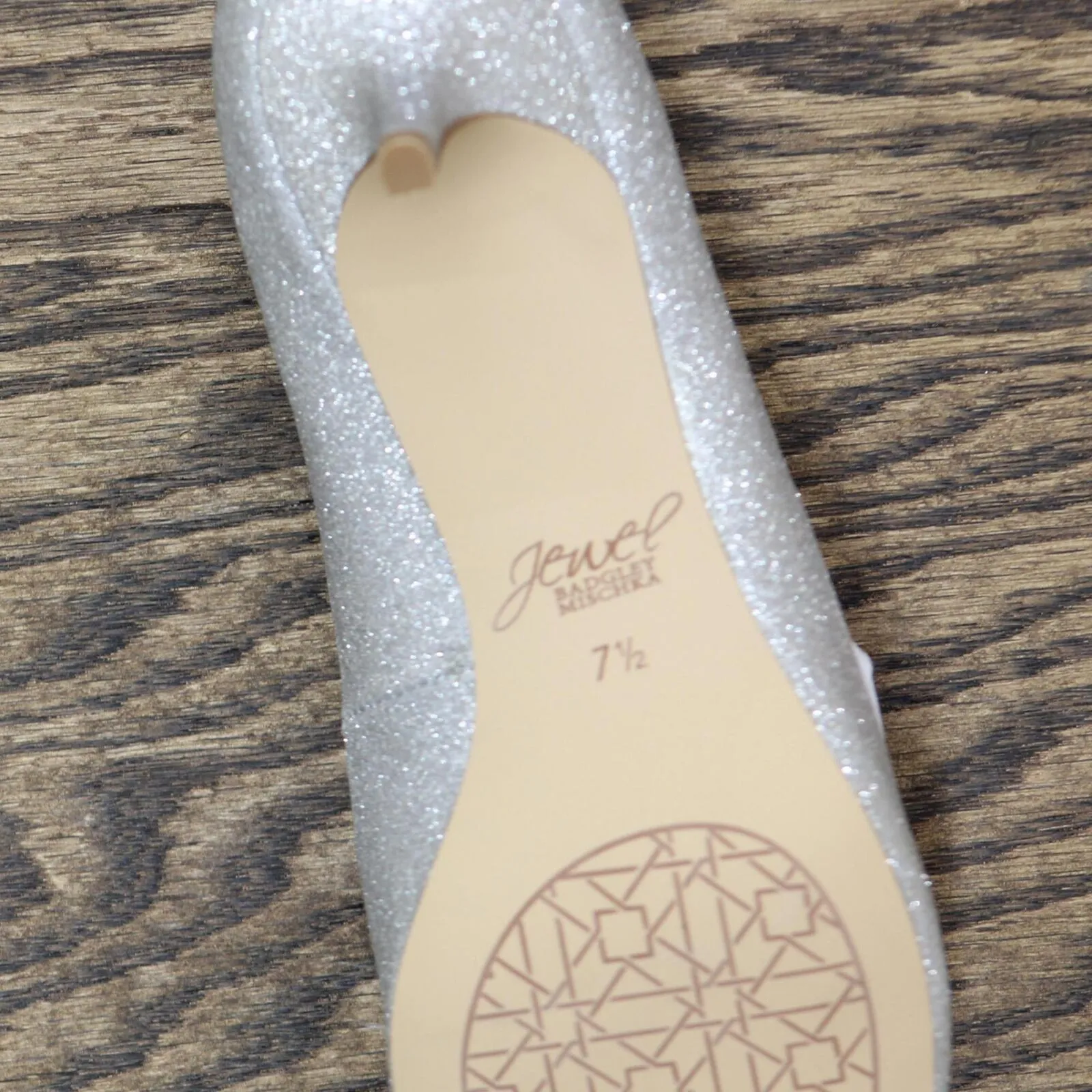 Jewel Badgley Mischka Royalty Pointed Toe Kitten Heels Shoes Silver Gray 7.5M