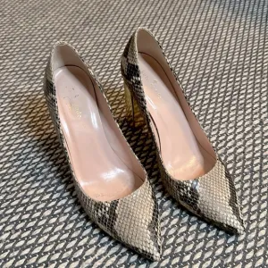 Kate spade snake print heels 8