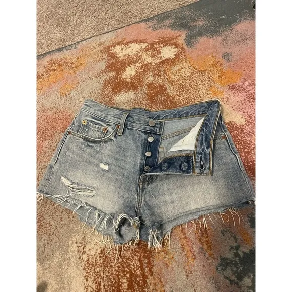 Levi's Women's 501 Original Shorts‎ Distressed Button Up, Fringe Size 27
