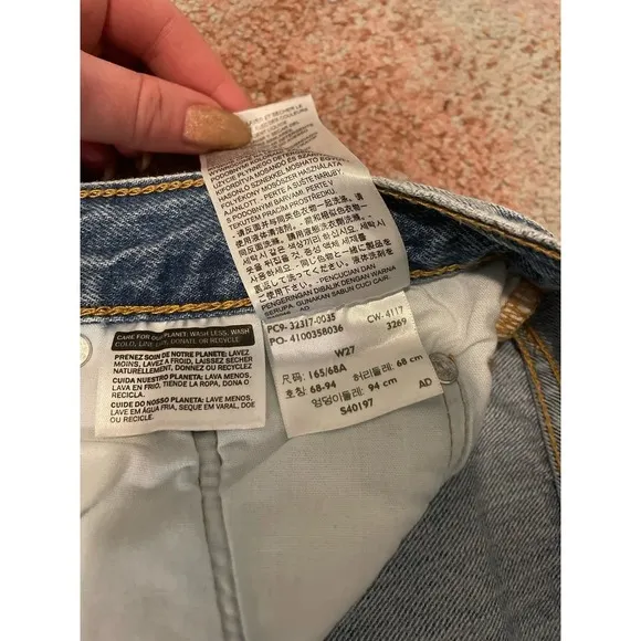 Levi's Women's 501 Original Shorts‎ Distressed Button Up, Fringe Size 27