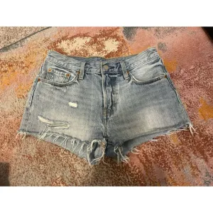 Levi's Women's 501 Original Shorts‎ Distressed Button Up, Fringe Size 27