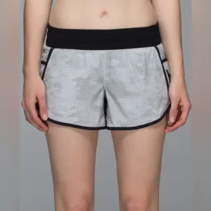 Lululemon Tracker Short III 4-way Stretch