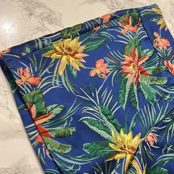 NWT! CeCe Floral Tropical Shorts