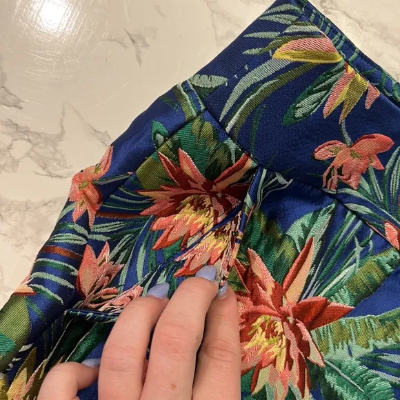 NWT! CeCe Floral Tropical Shorts