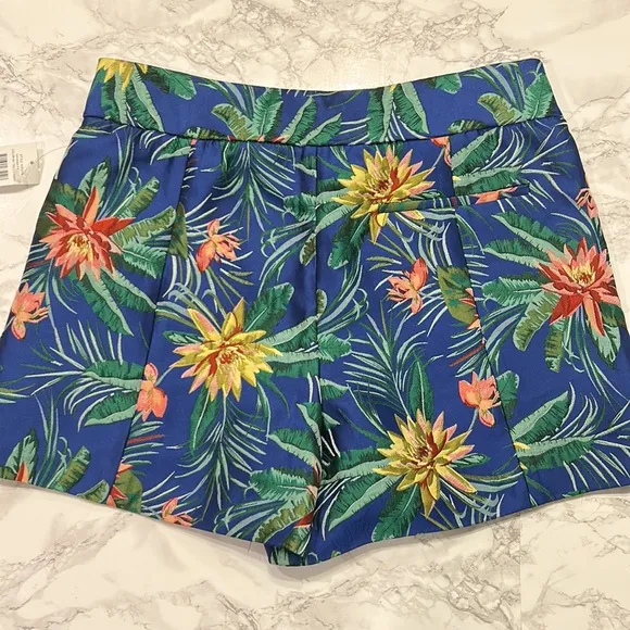 NWT! CeCe Floral Tropical Shorts