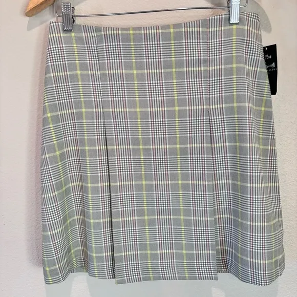 NWT Tahari ASL Women's Pleat-Front Plaid Skirt, size 8, Avocado/Lime,Preppy Fall