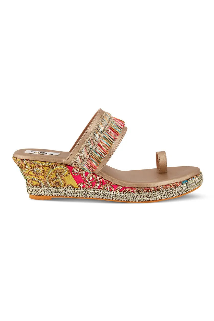 Pastel Brocade Border Low Wedge Light Gold