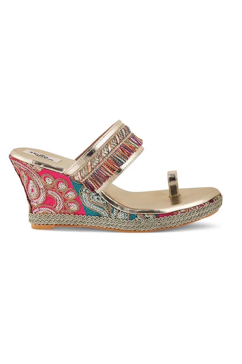 Pastel Brocade Border Wedge Light Gold