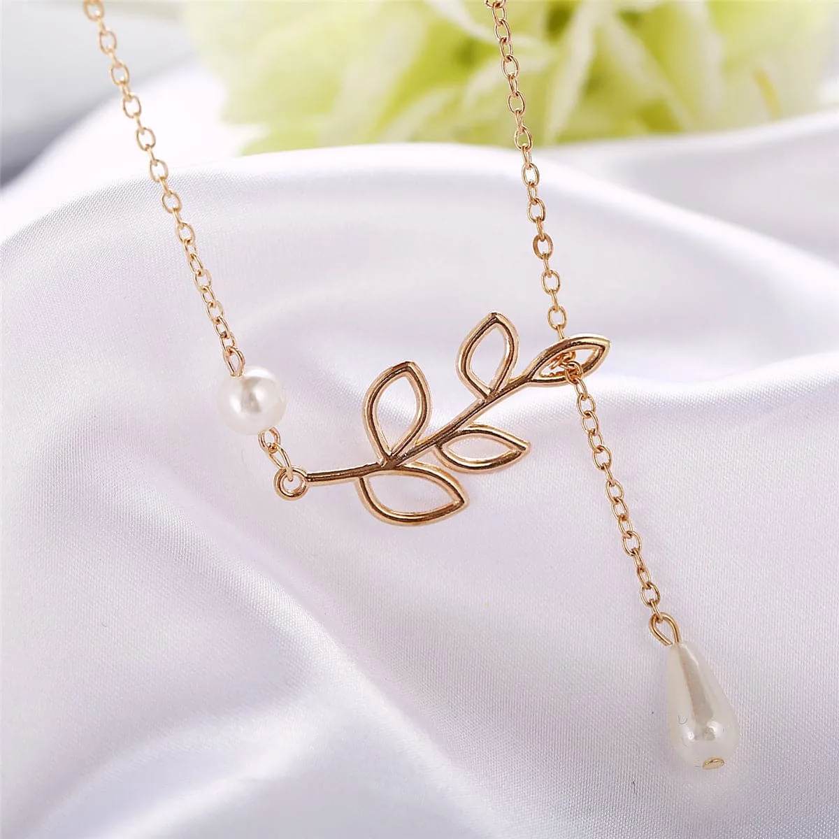 Pearl & 18K Gold-Plated Leaves Openwork Bar Necklace