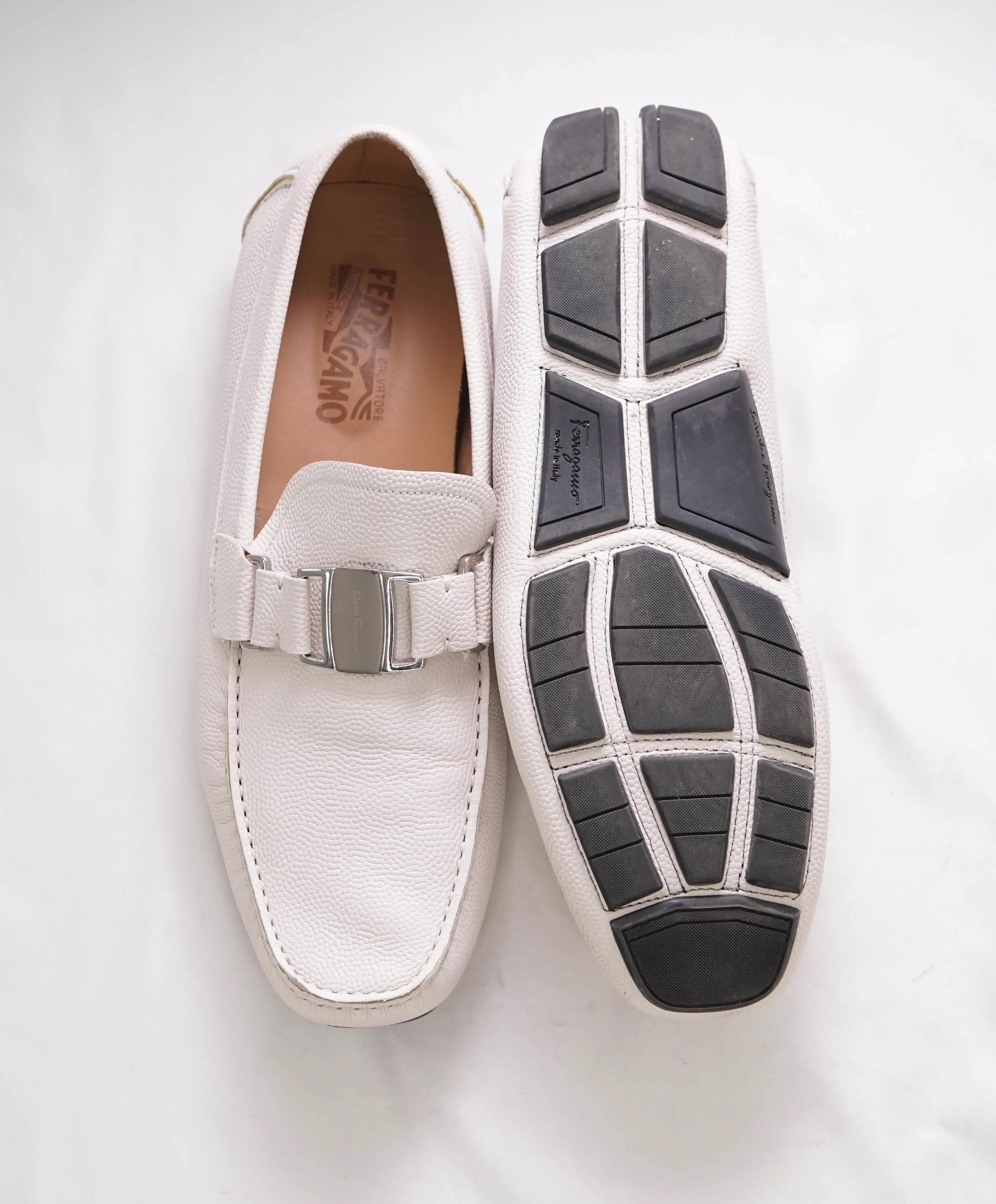 SALVATORE FERRAGAMO - “Sardegna"White pebbled Leather Iconic Loafers - 10 EE