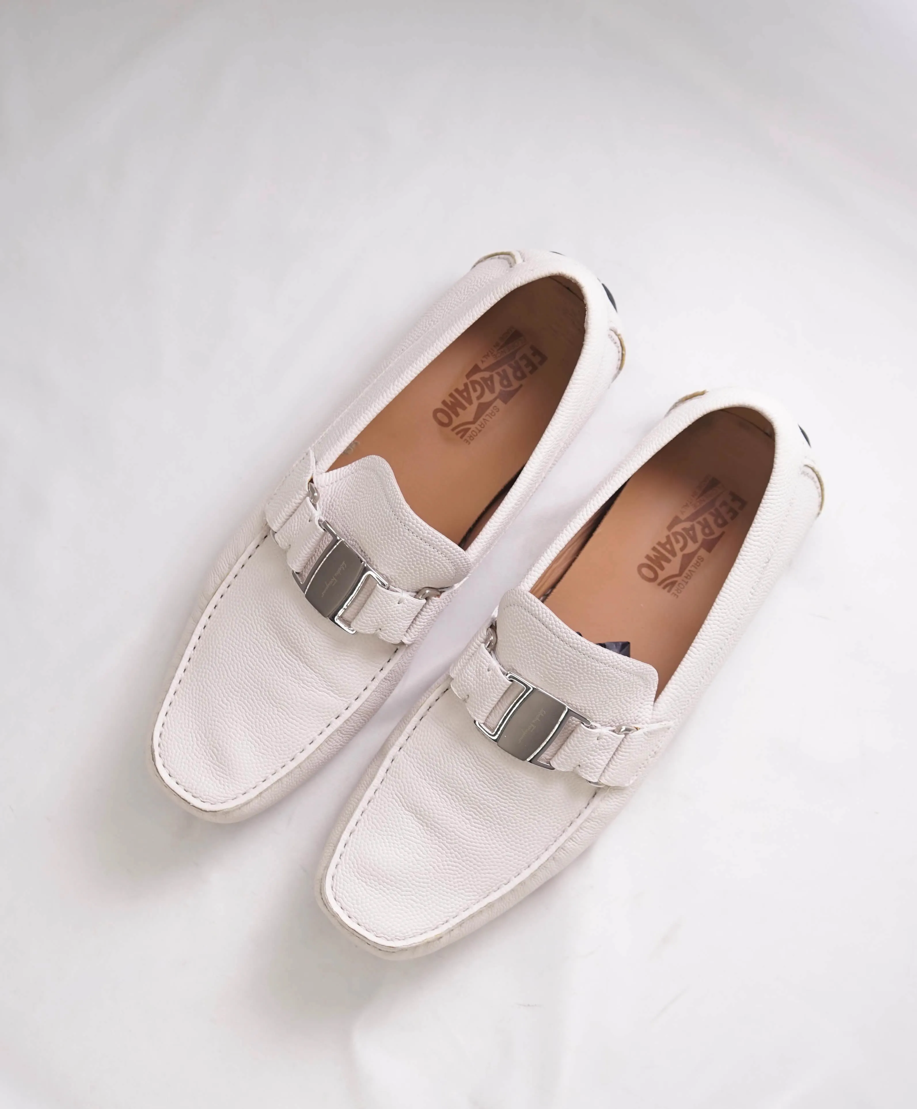 SALVATORE FERRAGAMO - “Sardegna"White pebbled Leather Iconic Loafers - 10 EE
