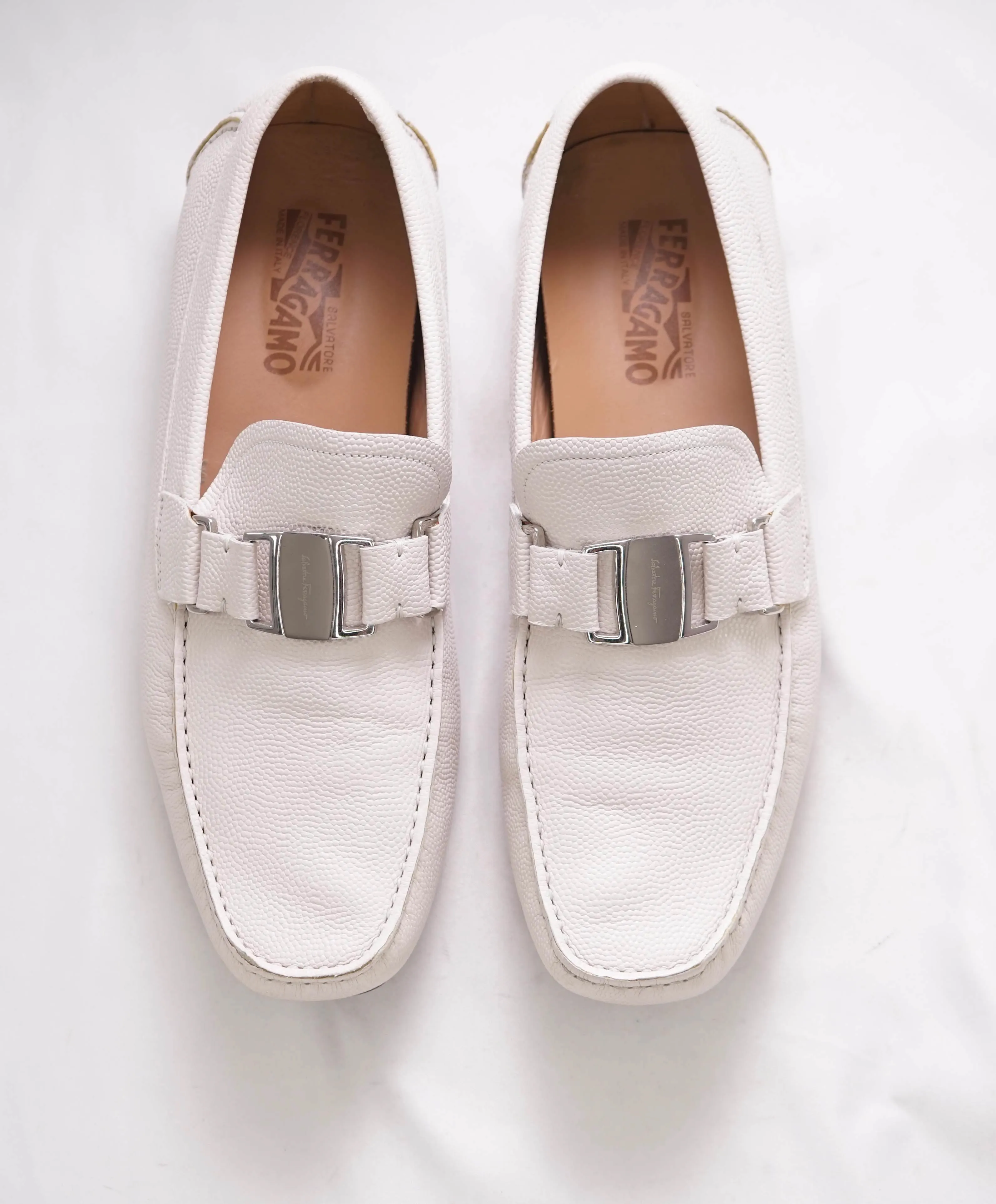SALVATORE FERRAGAMO - “Sardegna"White pebbled Leather Iconic Loafers - 10 EE