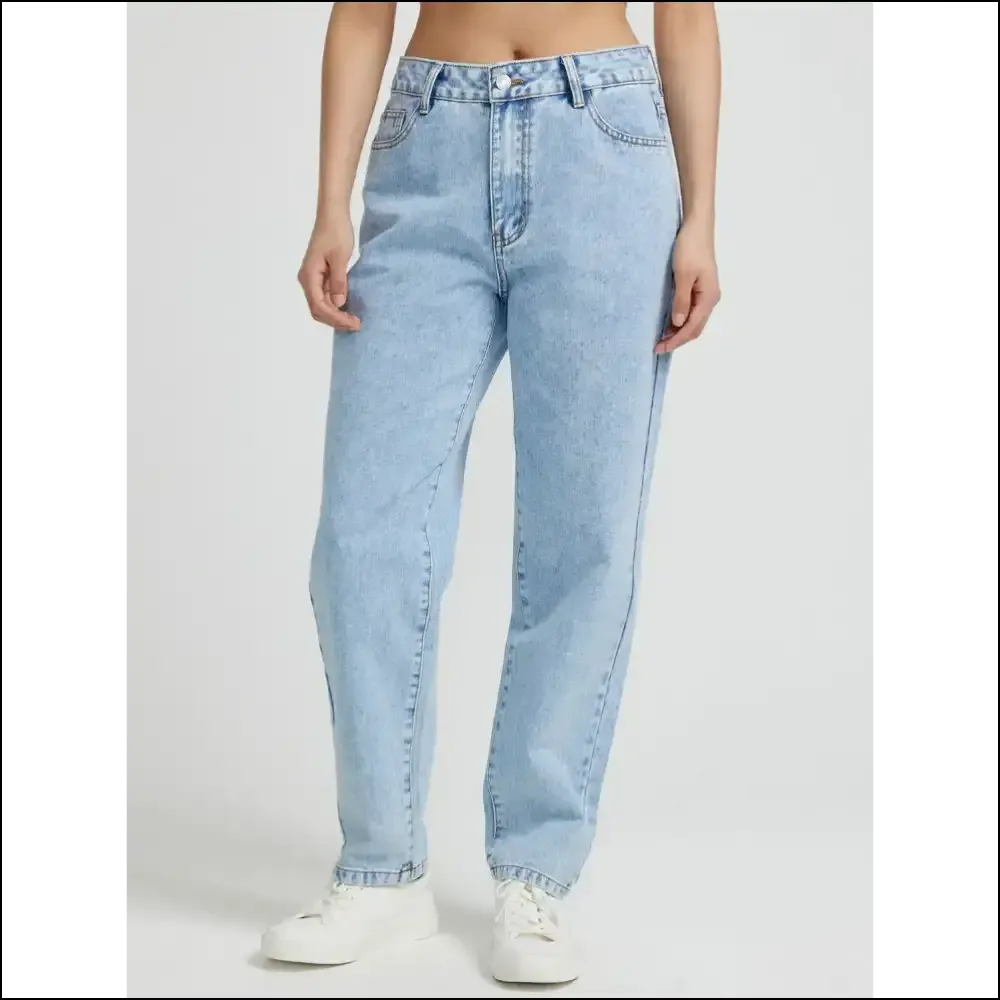 Sassy and Classy: Pocketed Straight Leg Jeans for Hiding Snacks 🍕👖