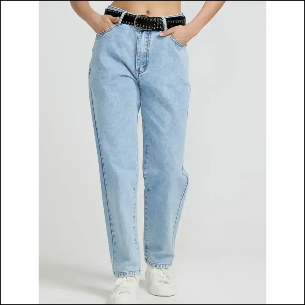 Sassy and Classy: Pocketed Straight Leg Jeans for Hiding Snacks 🍕👖