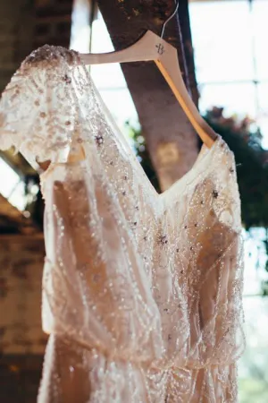 Sparkly Wedding Dresses Romantic A-line Sexy V-neck Beading Chiffon Bridal Gown OHD202