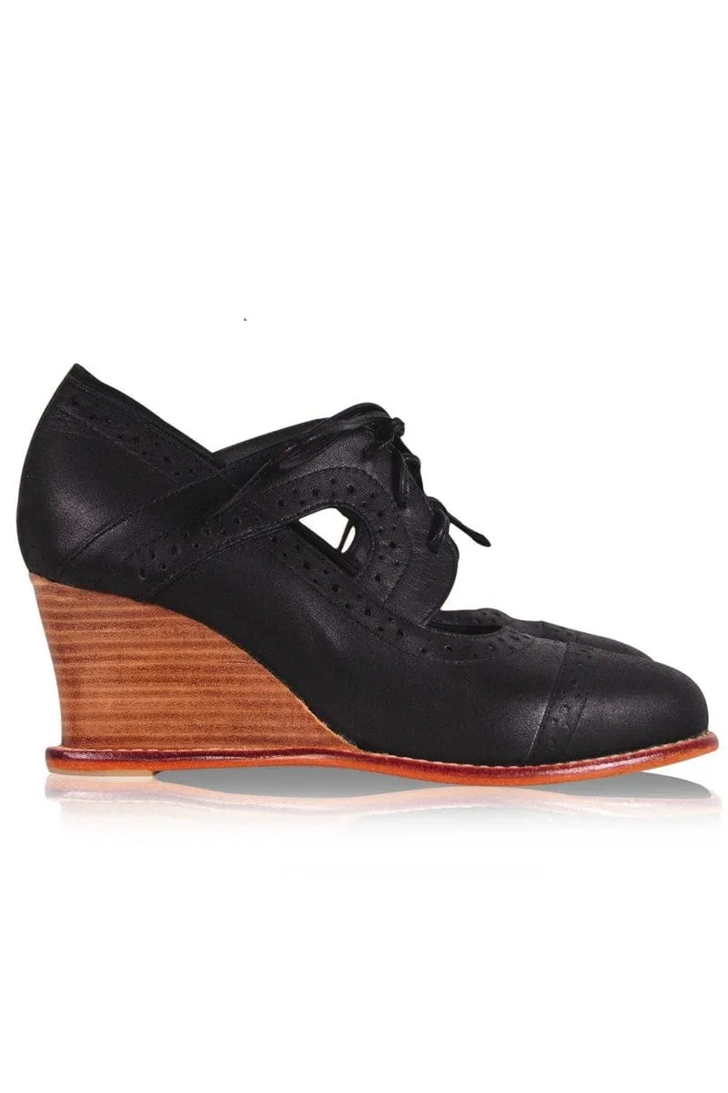 Stockholm Oxford Wedges in Light Tan