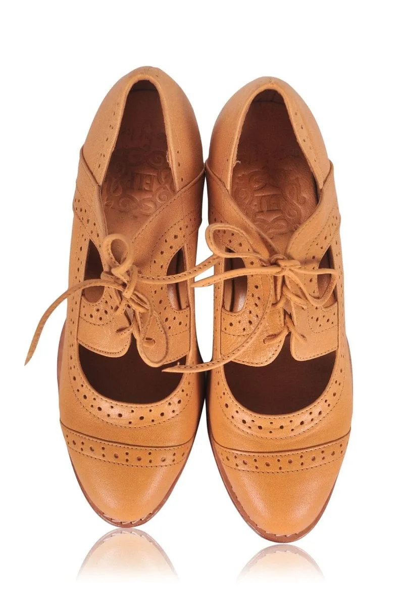 Stockholm Oxford Wedges in Light Tan