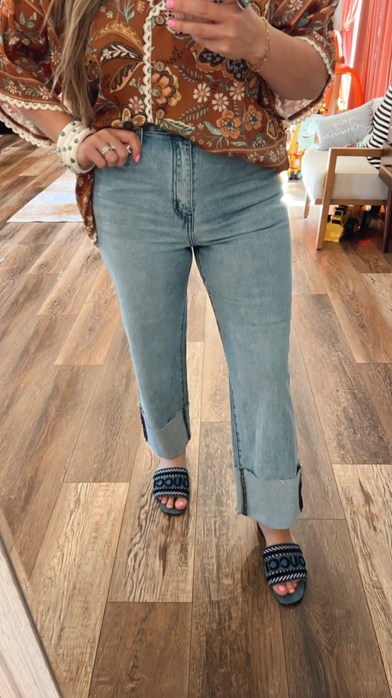 Straight Cut Cuffed Denim Jeans - Light Wash
