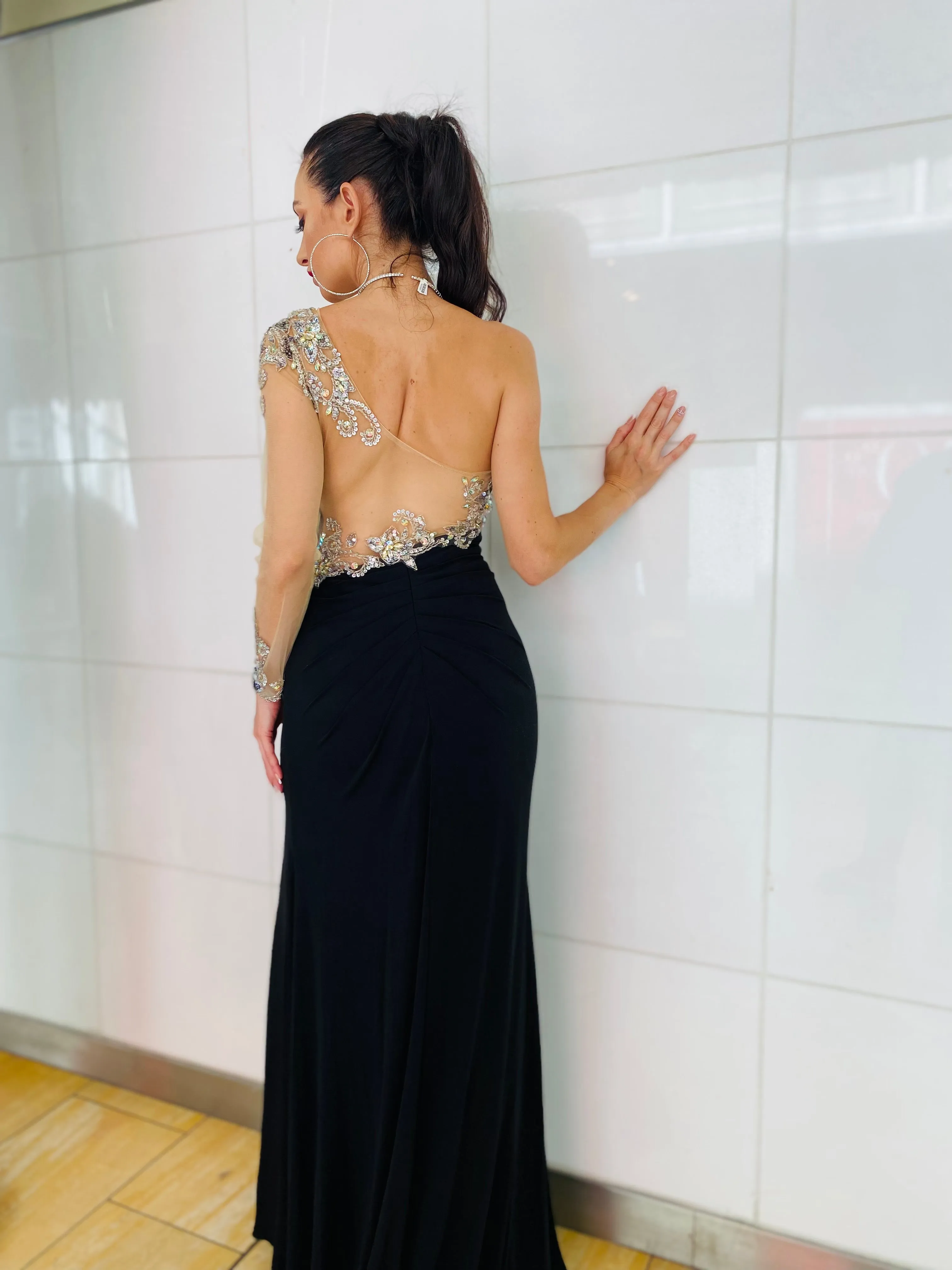 The “Darcy” one shoulder Gown