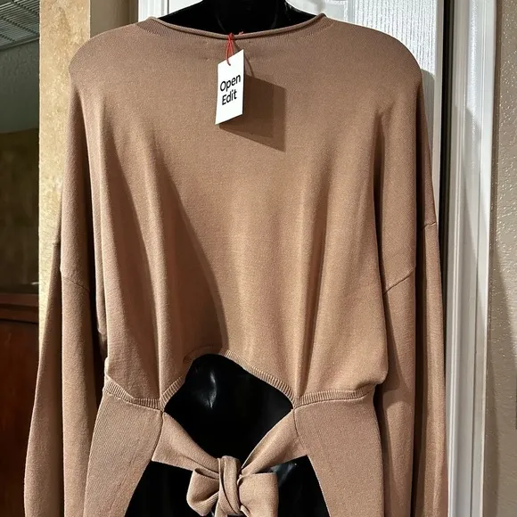 Tie Back Belt Ribbed Mocha Mousse Sweater Mock Neck Billow Sleeve Size L NWT