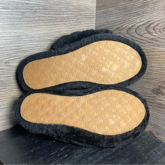 Ugg fluff yeah black slippers slides