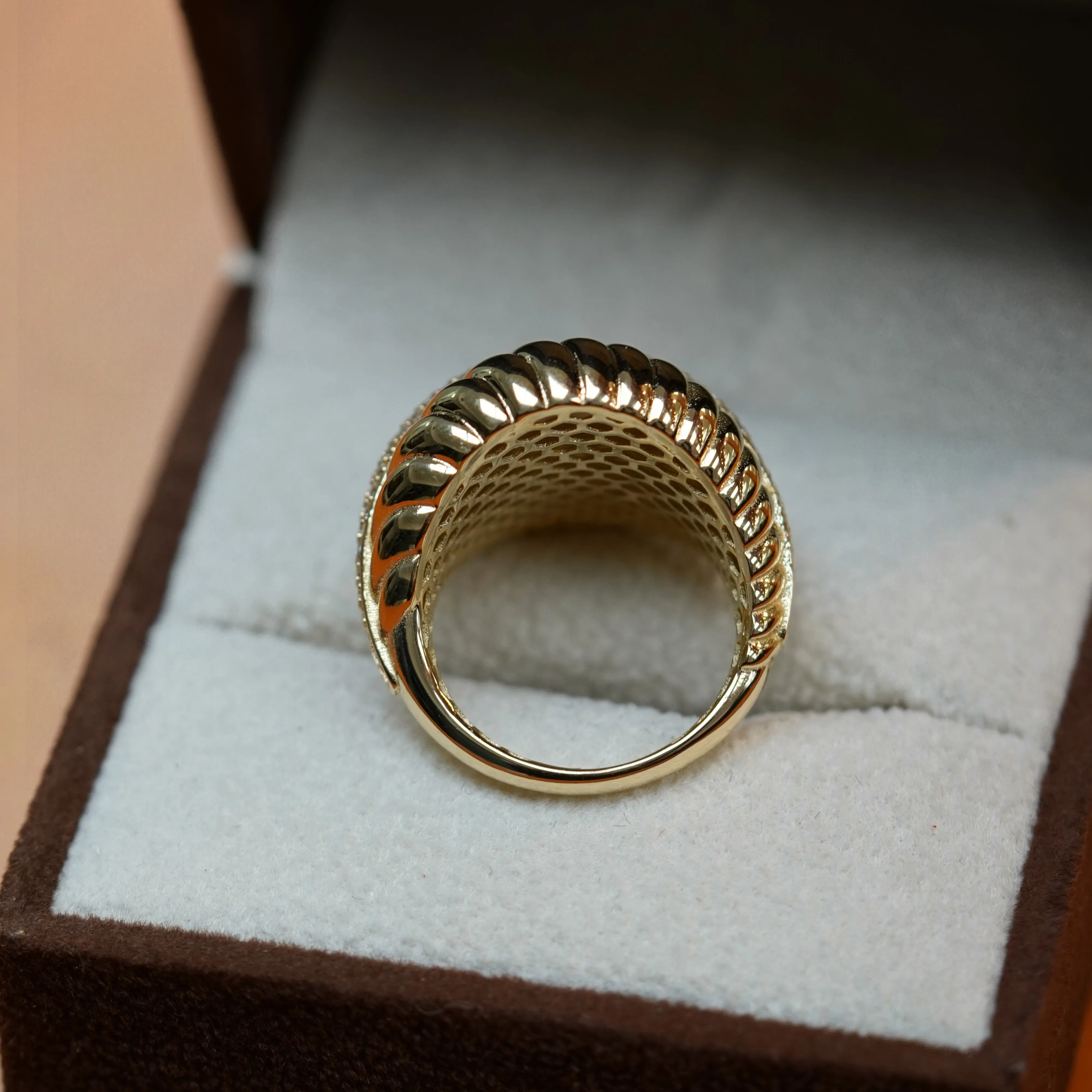 Women's fancy ring in 14K