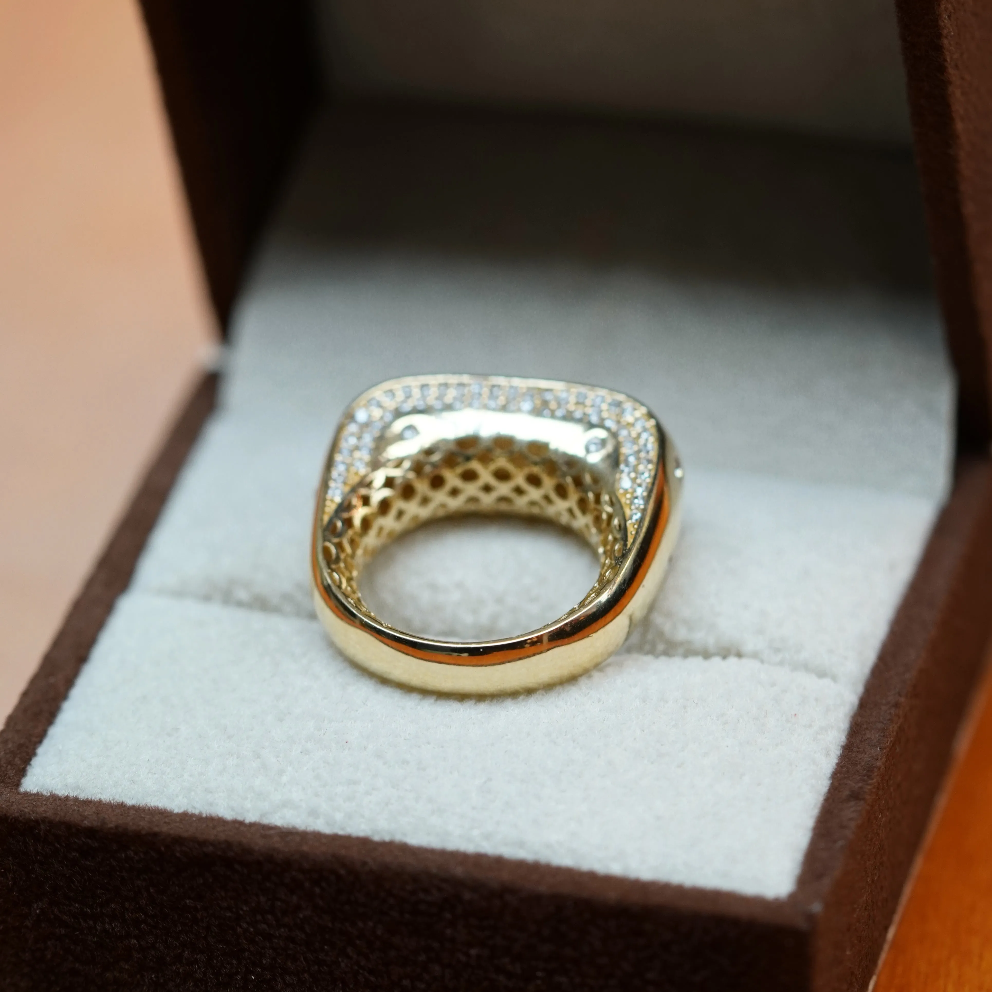 Women's fancy ring in 14K