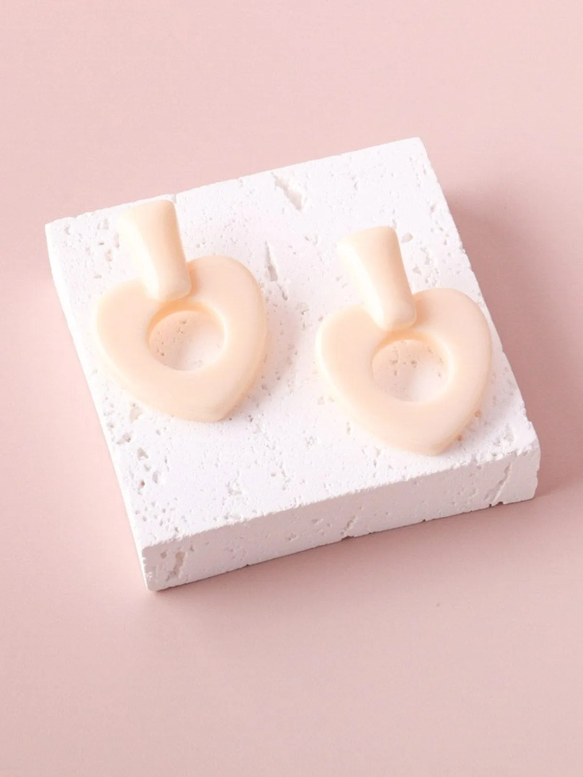 WOMEN'S FASHION ASSORTED COLORS EARRINGS